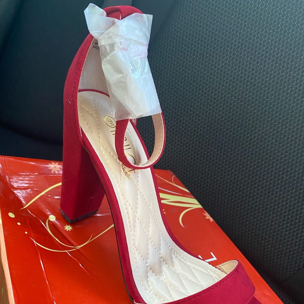 Red Rampage heel - Picture 3 of 3